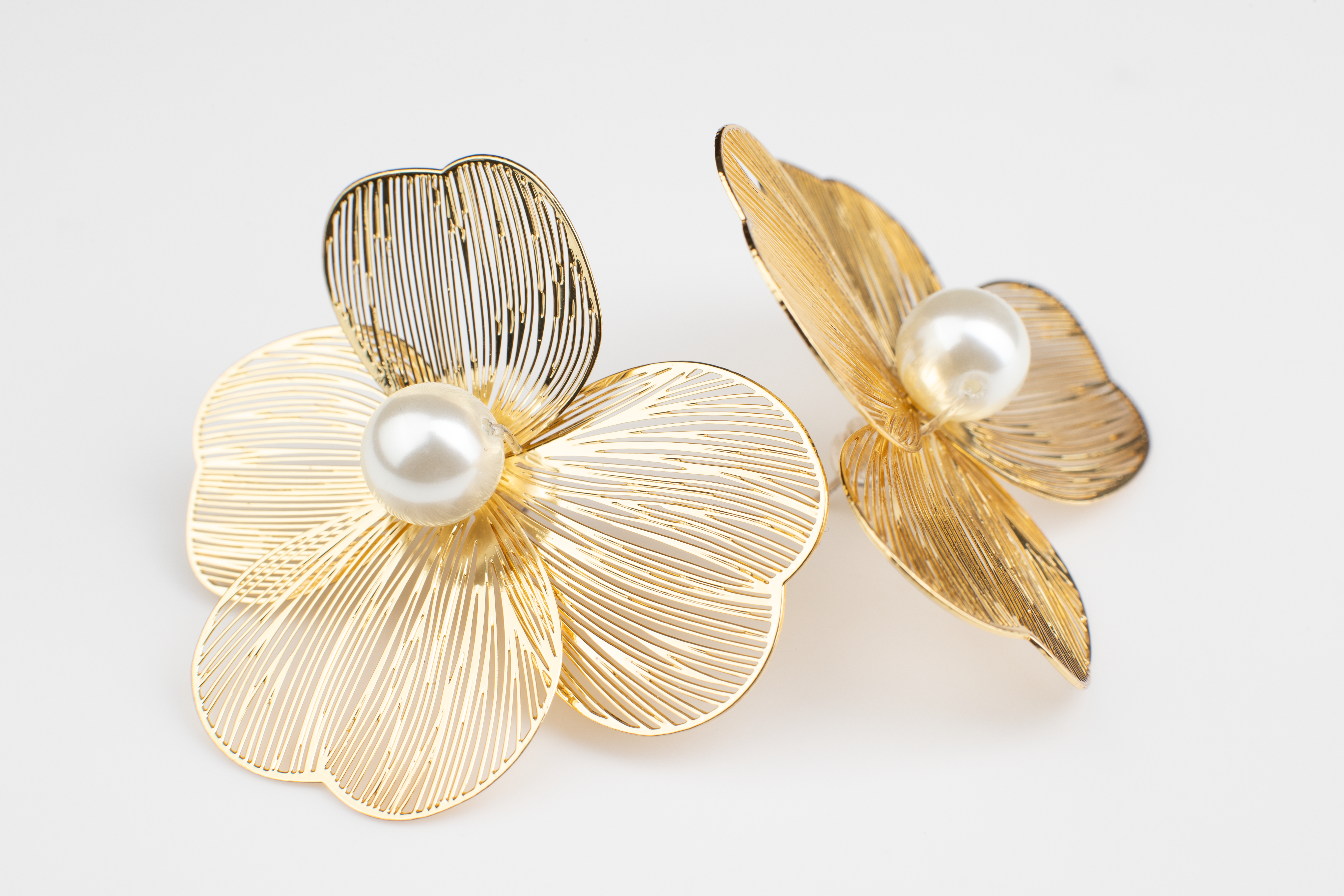 Pearl Gold Floral Pieroes ⚪︎ herlipto Pearl Gold Floral Pearl Gold Floral Pieroes ⚪︎ herlipto Pearl Gold Floral
