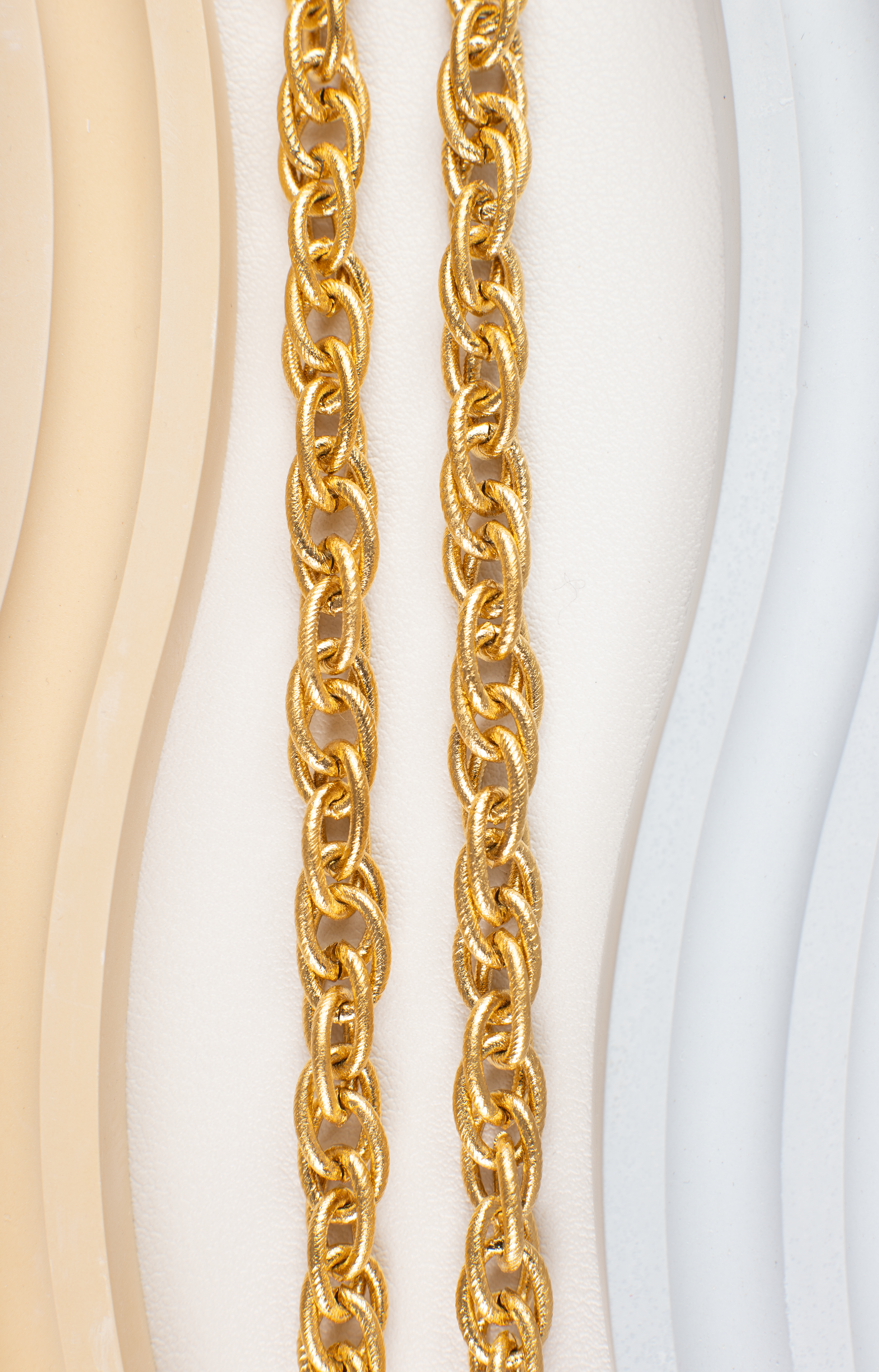 Gold Twisted Chain Necklace: Heavy Metal Style for Men & Women