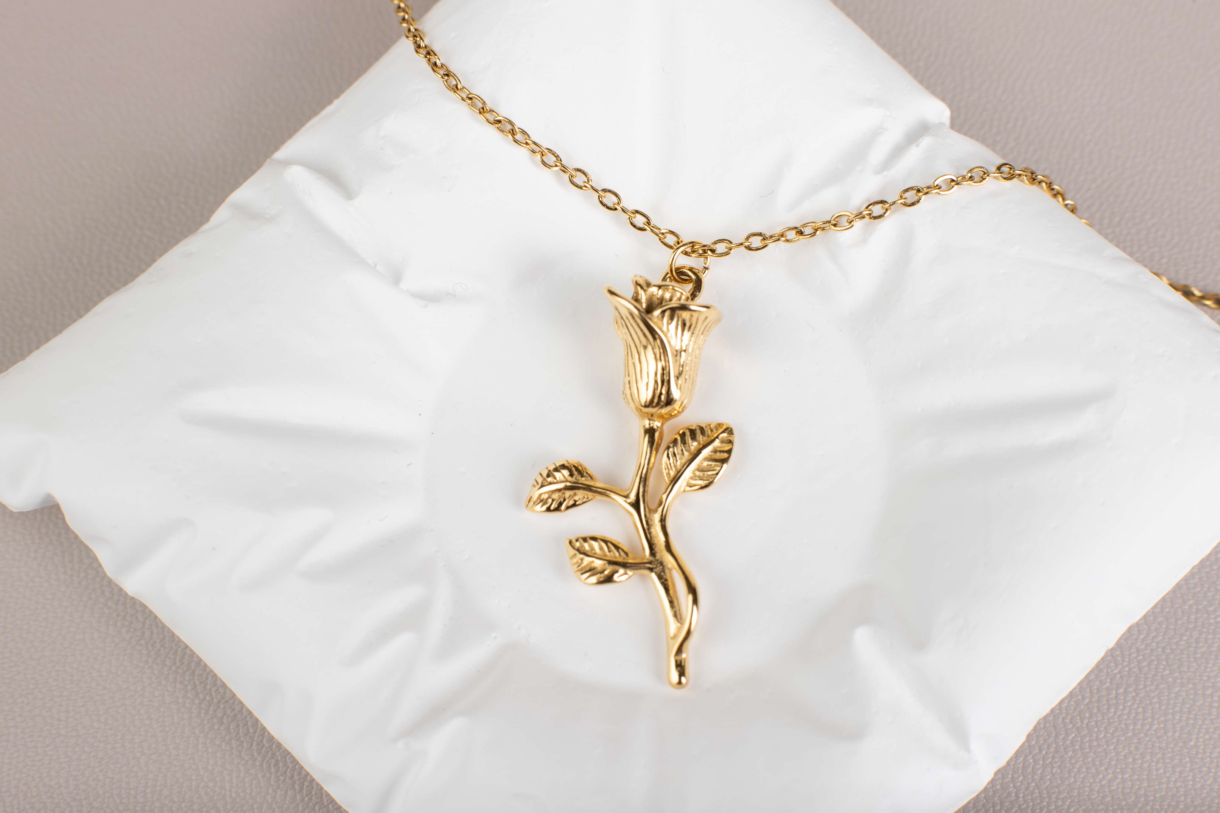 Golden Rose Elegance Fashionable, Minimalist Necklace - Every Occasion