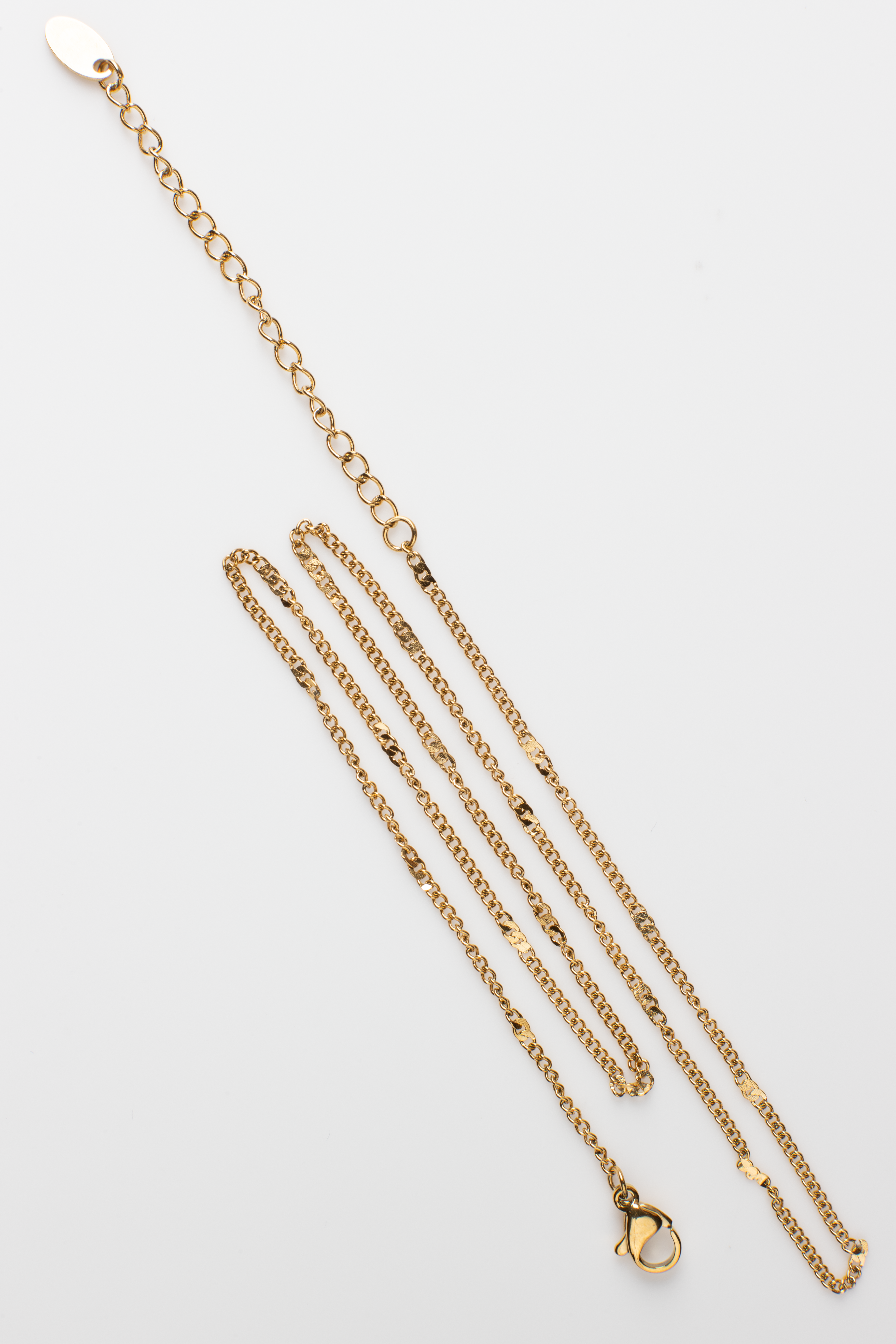 Versatile Minimalist Gold Fine Necklace