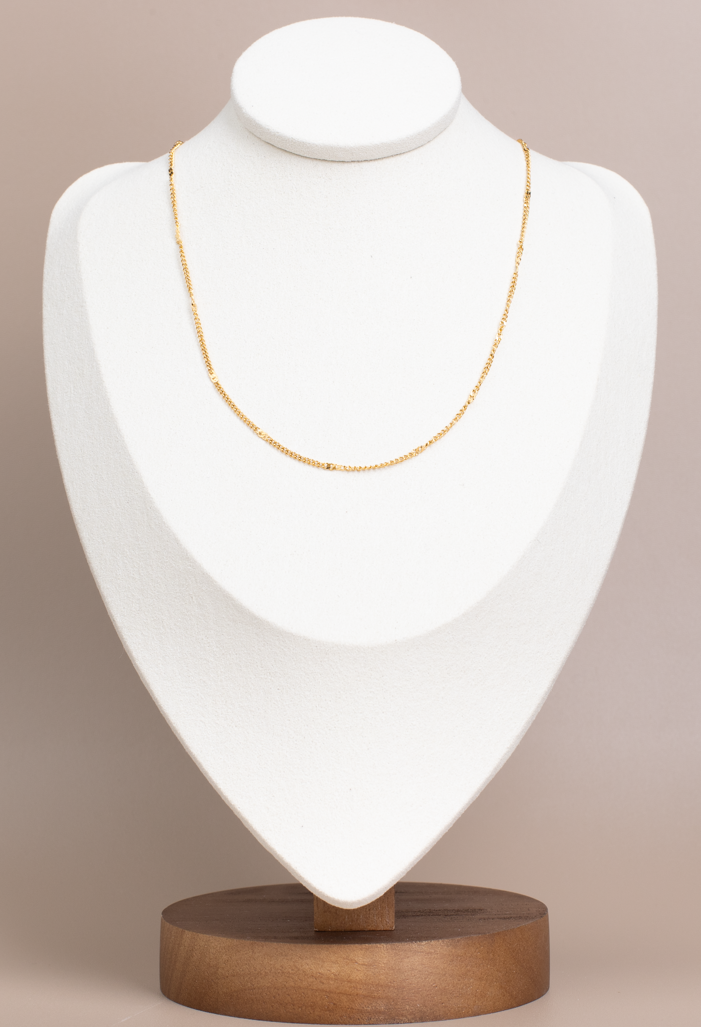 Versatile Minimalist Gold Fine Necklace