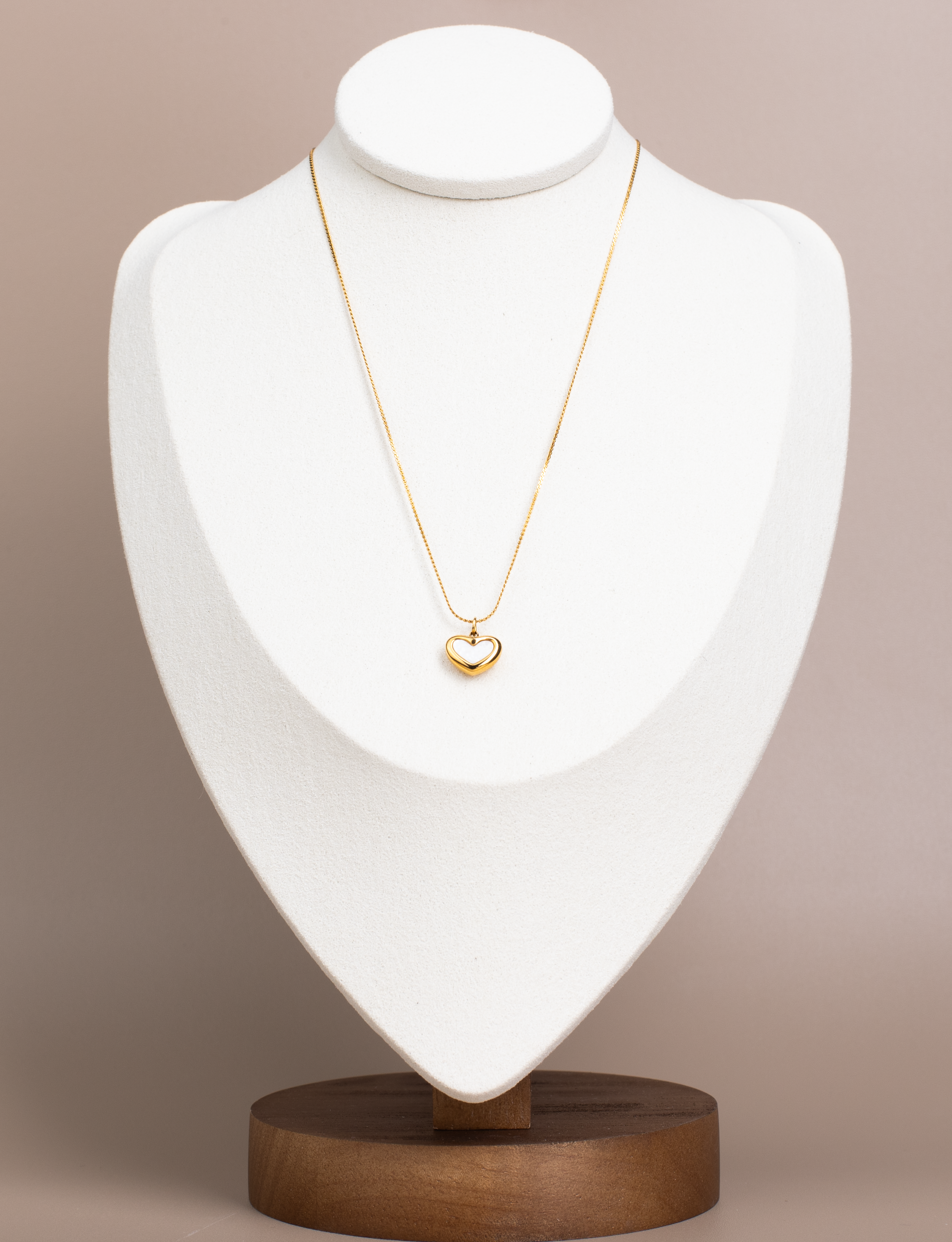 Creative Heart-Shaped Pinctada Albina Gold Necklace - Cute and Fresh