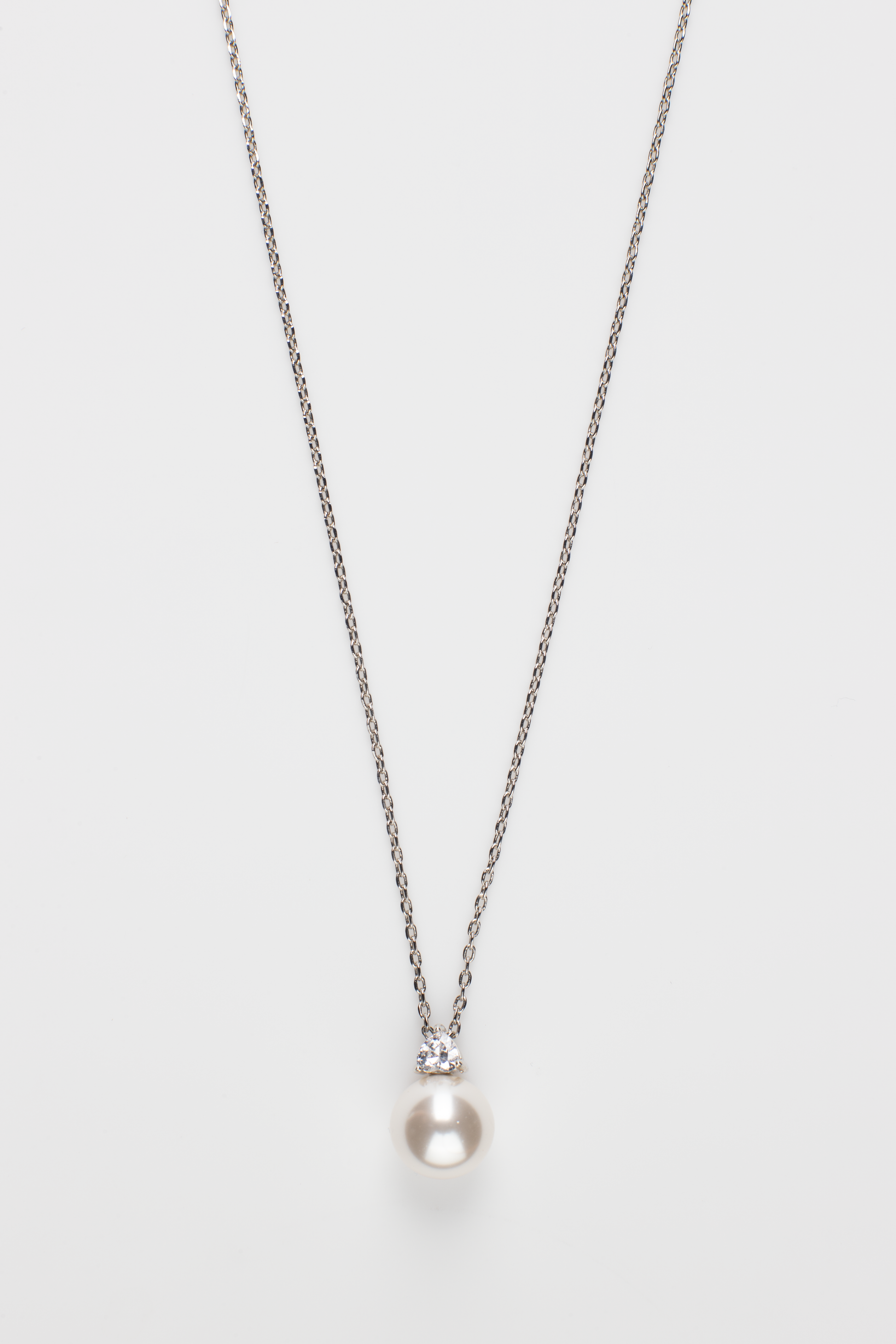 Pearl Pendant Necklace with White Pearls and Sparkling Gem