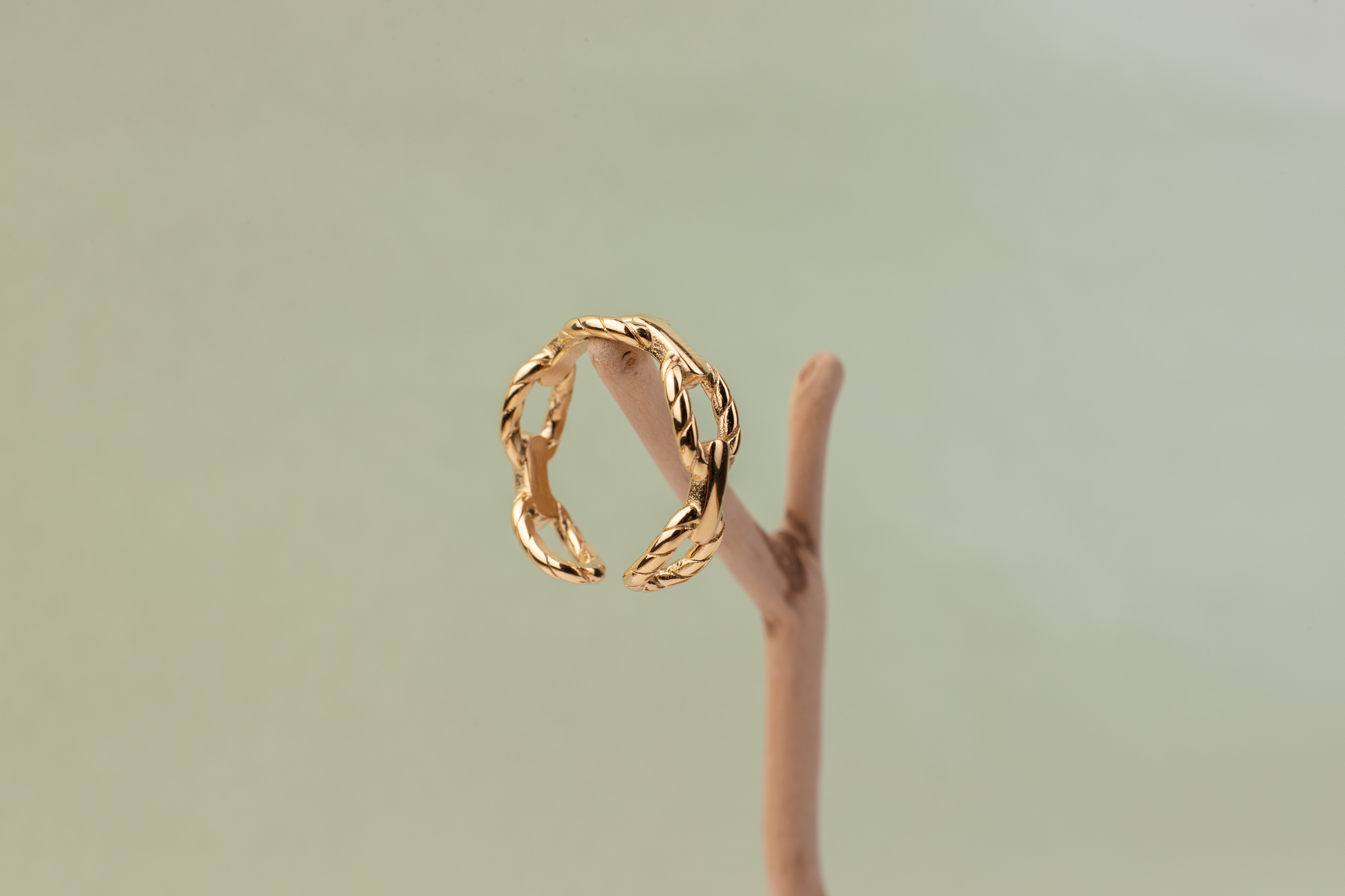 Gold Adjustable Ring: Embrace Elegant Simplicity with Hollow Design